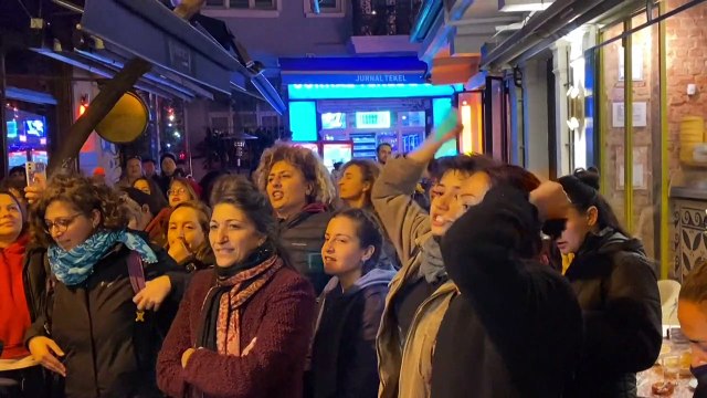 Manifestantes são presas em protesto na Turquia