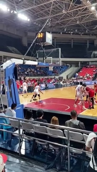 Earl Clark hits game-tying jumper, Justin Brownlee misses winner