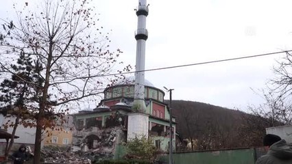 (DRON) Depremde hasar gören Sarıdere Köyü Camisi yıkılıyor
