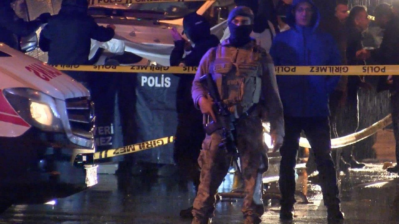 İstanbul'da polis ile şüpheliler arasında çatışma: 1 ölü, 1'i polis 2  yaralı - Son dakika haberleri – Sözcü