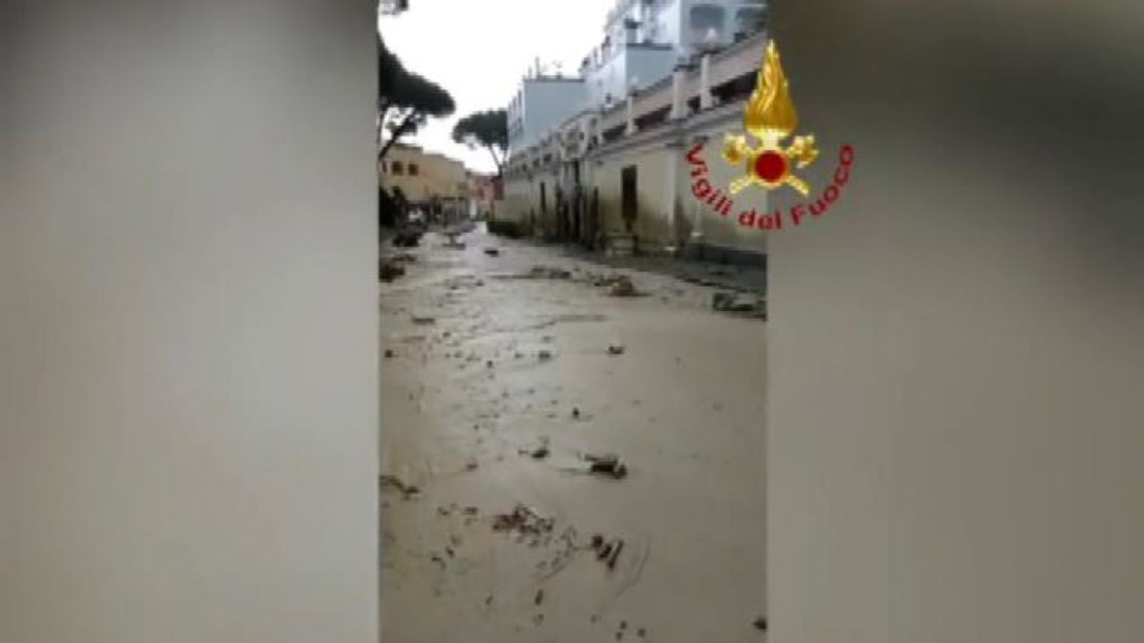 Frana a Ischia, le immagini dei Vigili del Fuoco