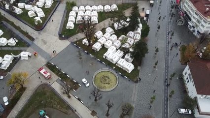 Düzce'de vatandaşların çadır kentlerde konaklaması sürüyor