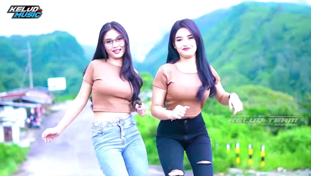 DJ OLD MACARENA BASS HOREG TERBARU 2022