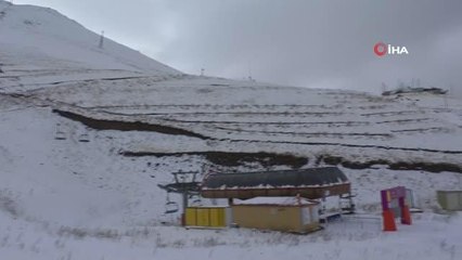 Palandöken beyaz gelinliğini giydi