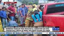 ¡Leñazo! Rescatan a conductor de pickup tras brutal colisión con camión en Danlí