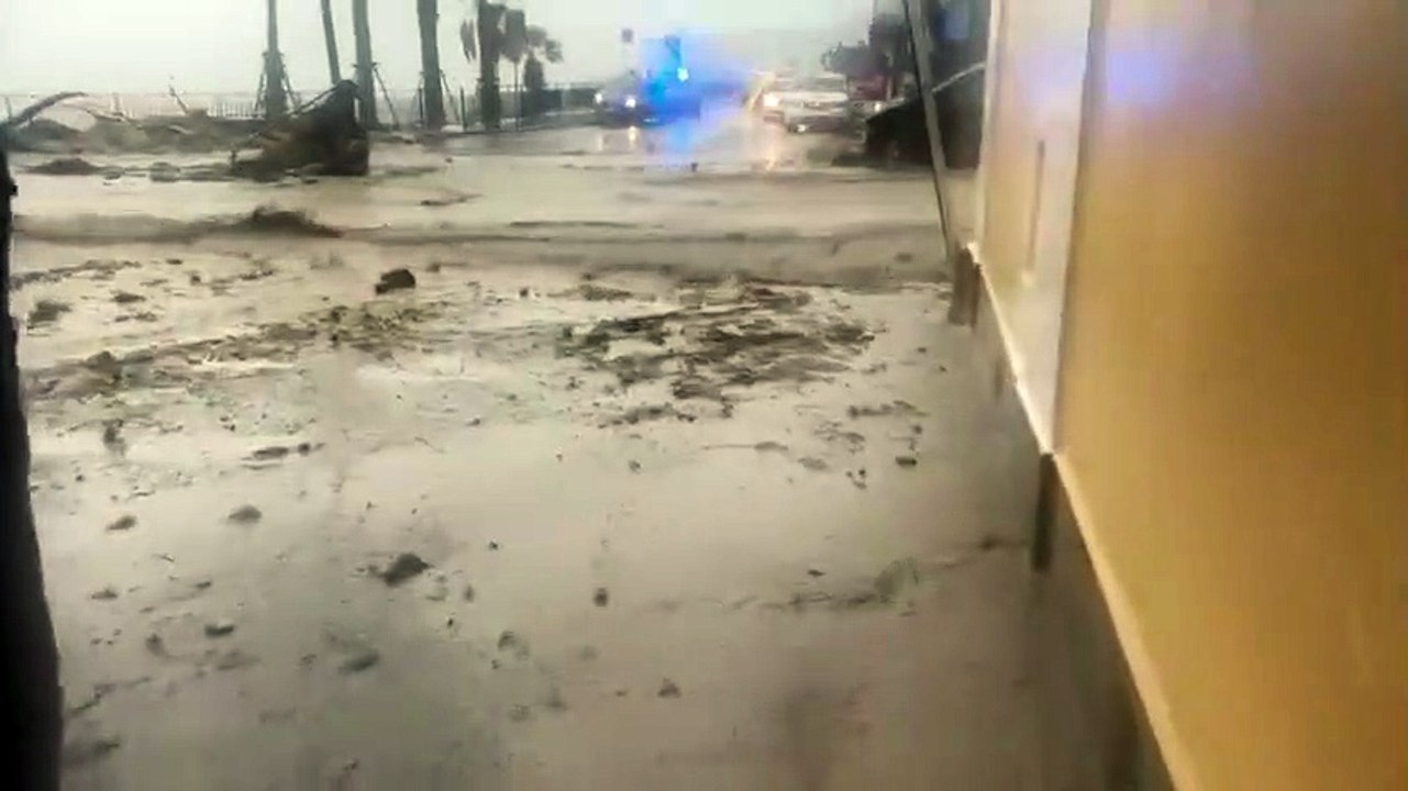 Ischia: un fiume di fango corre verso il mare