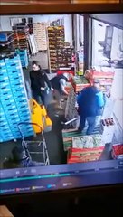 Méthode radicale pour redresser les lombaires à Rungis... Coup de palette