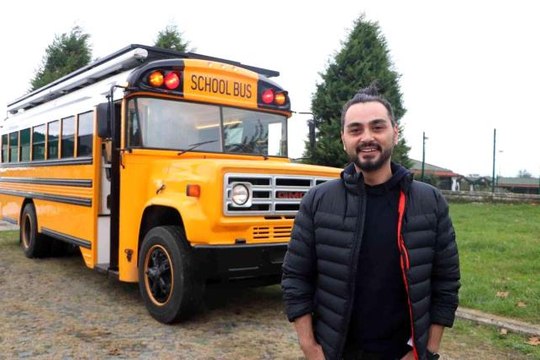 700 bin TL harcadığı hayalindeki 'School Bus' ile dünya turuna çıkıyor