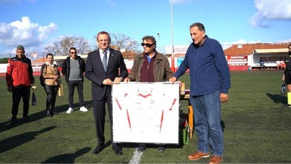 Ege'de suyun iki yanından futbol dostluğu