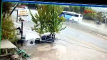 Diyarbakır’da yolcu otobüsü devrildi! O anlar kamerada