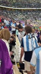 Tini Stoessel fue a alentar a Rodrigo de Paul en el partido contra México