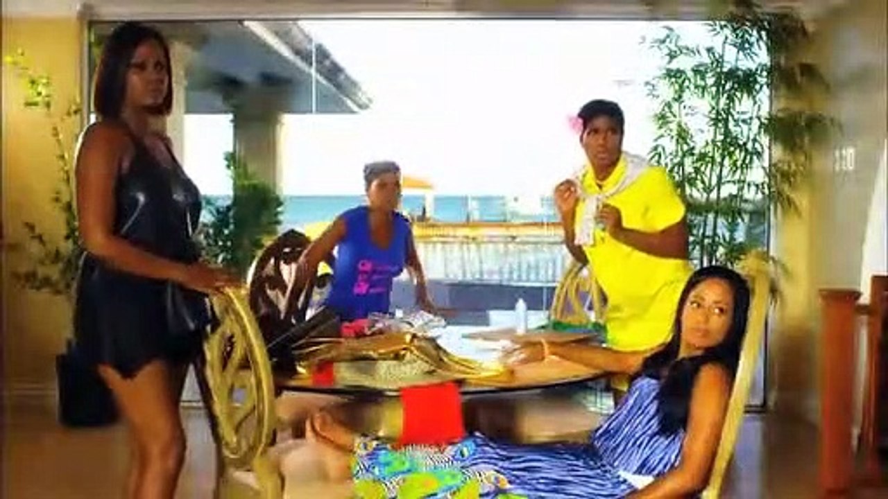 Vacances entre amies Bande-annonce (EN)