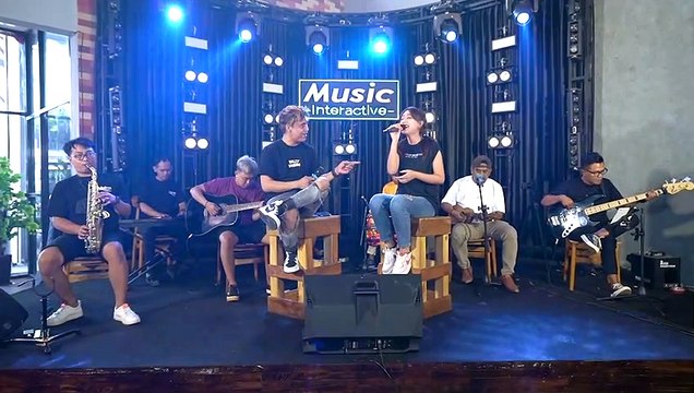 HAPPY ASMARA feat. CHARLY VAN HOUTEN - ASMARA (Official Live Music)