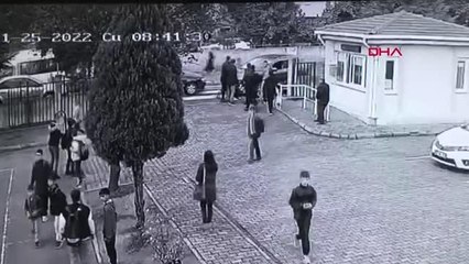 OKULDA ÖĞRETMENE TEKMELİ- YUMRUKLU SALDIRI KAMERADA