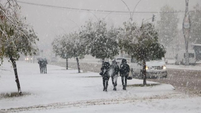 İlçede kar, 115 yerleşim yerinin yolunu ulaşıma kapattı