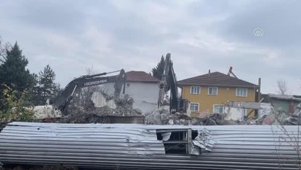 Depremde hasar gören Sarıdere Köyü Camisi yıkıldı