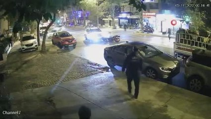 Motosiklet sürücüsü havada defalarca takla attı... Feci kaza kamerada