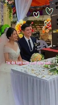 Clip: Cô dâu mặc tùng váy khiến chân bị thương, miệng vẫn phải tươi cười suốt lễ cưới