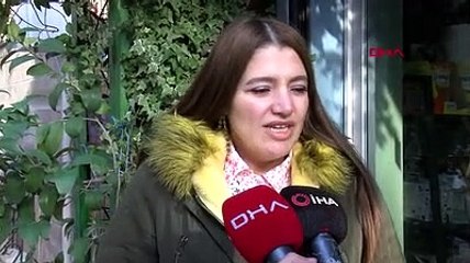 Kedi, uyurken yuvayı yumruklayarak parçaladı