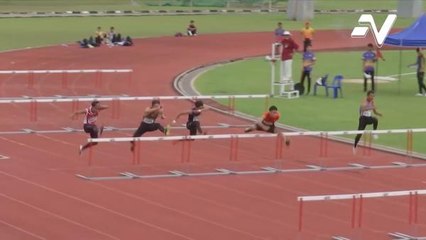 Stephen Andrewson Anak Robert ungguli saingan 110m berpagar lelaki.
