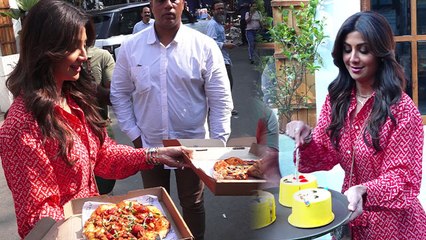 Shilpa Shetty Cake Cutting Video Viral, New Pizza Cafe Launch में आई नज़र । Boldsky *Entertainment