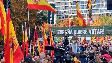 Santiago Abascal acusa a Sánchez de estar "al servicio de quienes odian a España"