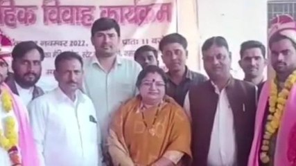 फिरोजाबाद: मुख्यमंत्री सामूहिक विवाह योजना के तहत 32 जोड़ों ने थामा एक-दूसरे का हाथ