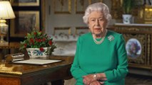 Voici - Elizabeth II : pourquoi ses proches ne regardent pas la série The Crown ?