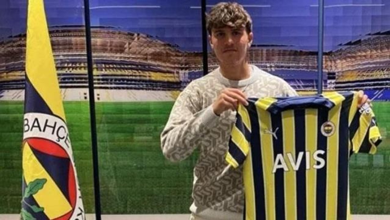 Kimse bu imzayı beklemiyordu! Genç yıldız resmen Fenerbahçe'de