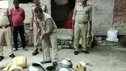 अमेठी: अवैध कच्ची शराब के खिलाफ पुलिस ने चलाया छापेमारी अभियान