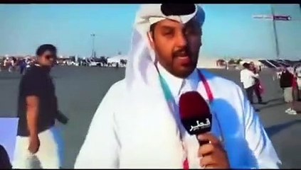 مذيع قطري يتعرض للإغماء أثناء تغطية فعاليات كأس العالم