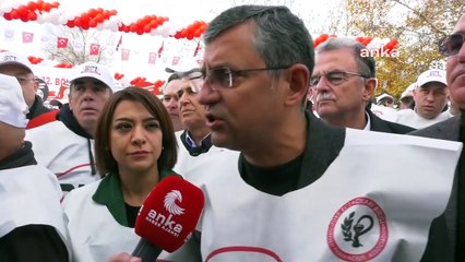 Özgür Özel, büyük eczacı mitinginde: Eczacılar için bıçağın kemiğe dayandığını gösteriyor