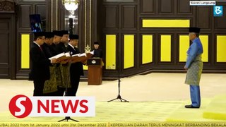 Cabinet sworn in before the King at Istana Negara
