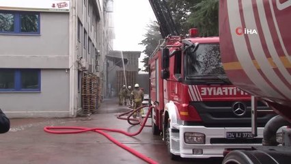 Ümraniye'de mobilya imalathanesinde yangın