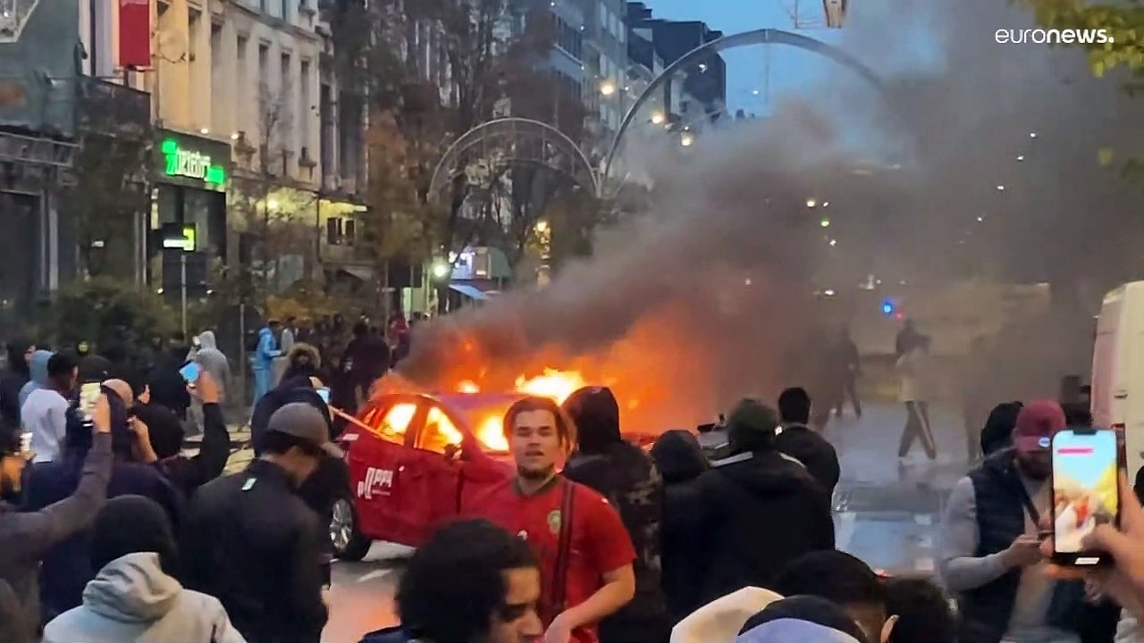 Беспорядки в Брюсселе после матча между Бельгие...