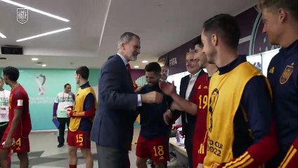 El Rey Felipe VI visita a la Selección Española de Fútbol en Qatar