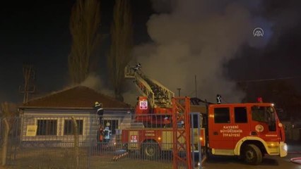 Bekçi kulübesinde yangın çıktı