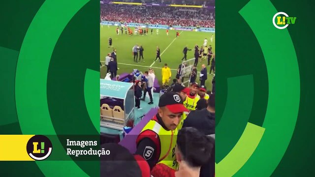 Courtois sai de campo revoltado!