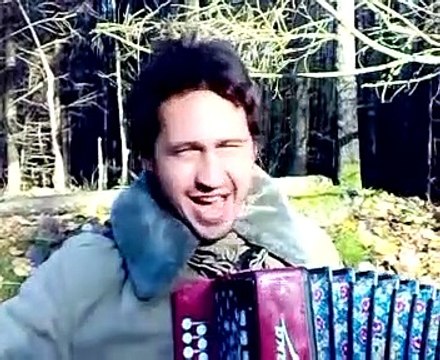 По теме отвода войск из Херсона. И на это у русской песни есть ответ.