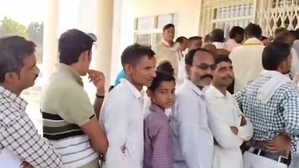 भिंड: खाद की किल्लत,अन्नदाता की फजीहत, ब्लैक में बेचा जा रहा खाद, प्रशासन मौन