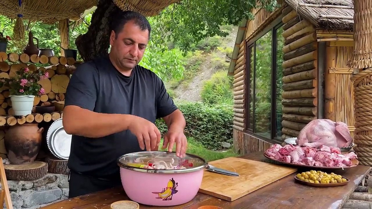 2 Incf4redible Dishes of Hu 0 80ge Turkeys! Fed All the Children in the Village