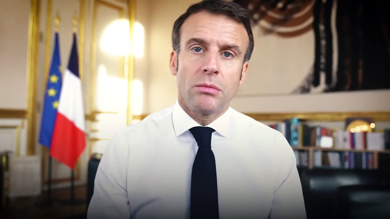 Emmanuel Macron annonce par surprise qu'il souh...