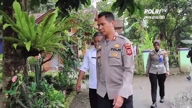 Bapak Taspi Pengrajin Bambu Yang Sudah Renta Curhat Kepada Kapolres Banjar