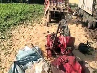 जिंस बेचने मंडी जा रहे थे, रास्ते में ही मौत मिल गई