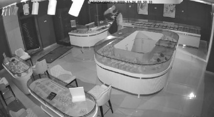 DİYARBAKIR'DA, KUYUMCUDAN 750 BİN TL'LİK HIRSIZLIĞA 5 TUTUKLAMA