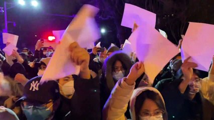 Protests in Beijing as anger mounts over zero-Covid policy