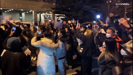 Jornalista da BBC agredido e detido nos protestos na China