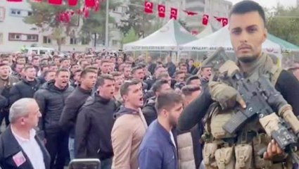 Şehide son veda! Silah arkadaşlarının okuduğu marş tüyleri diken diken etti