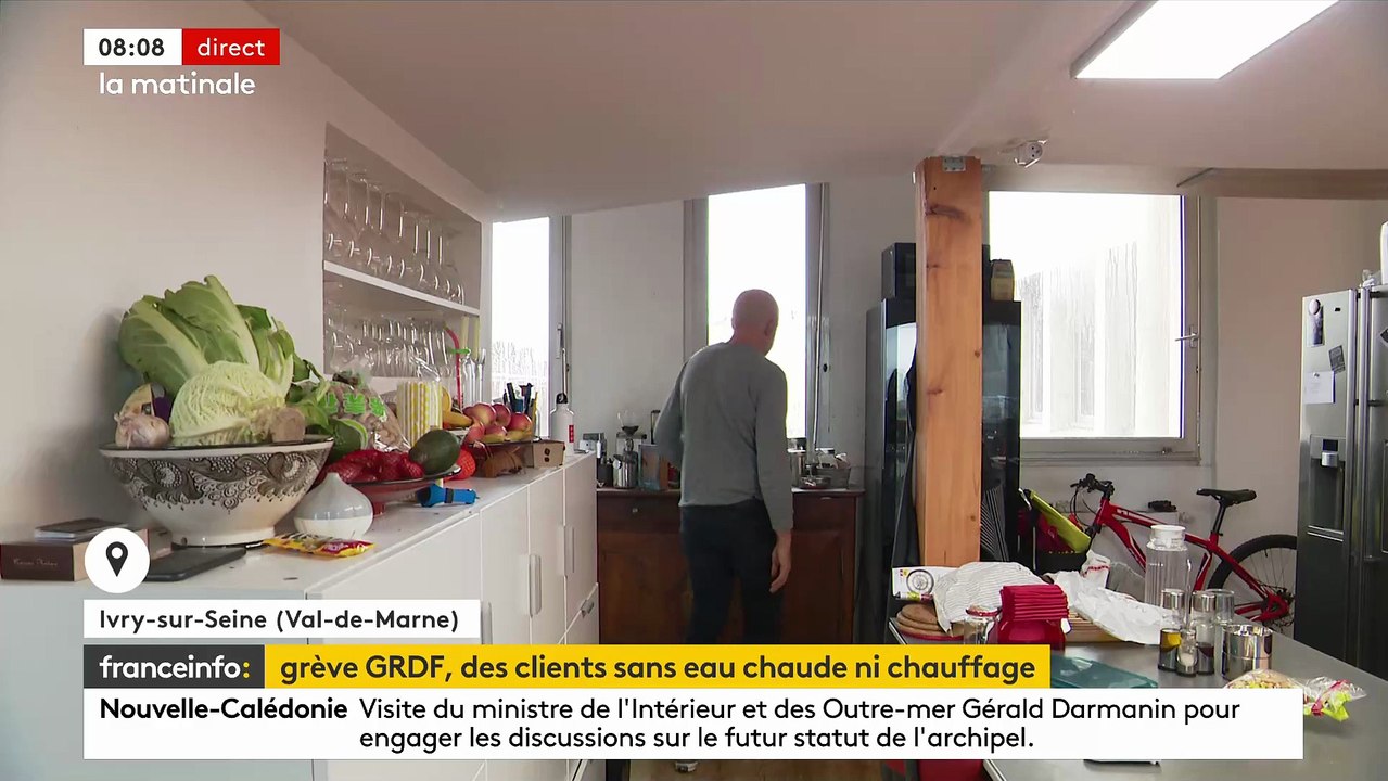 Quelque 1.500 foyers sans gaz à Paris et dans sa région depuis plusieurs jours, annonce GRDF, à la suite d'un mouvement social pour les salaires engagé par la CGT - VIDEO