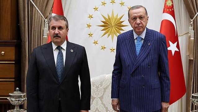 Cumhur İttifakı ortağı Mustafa Destici, asgari ücrete yapılacak zamla ilgili tahminini paylaştı